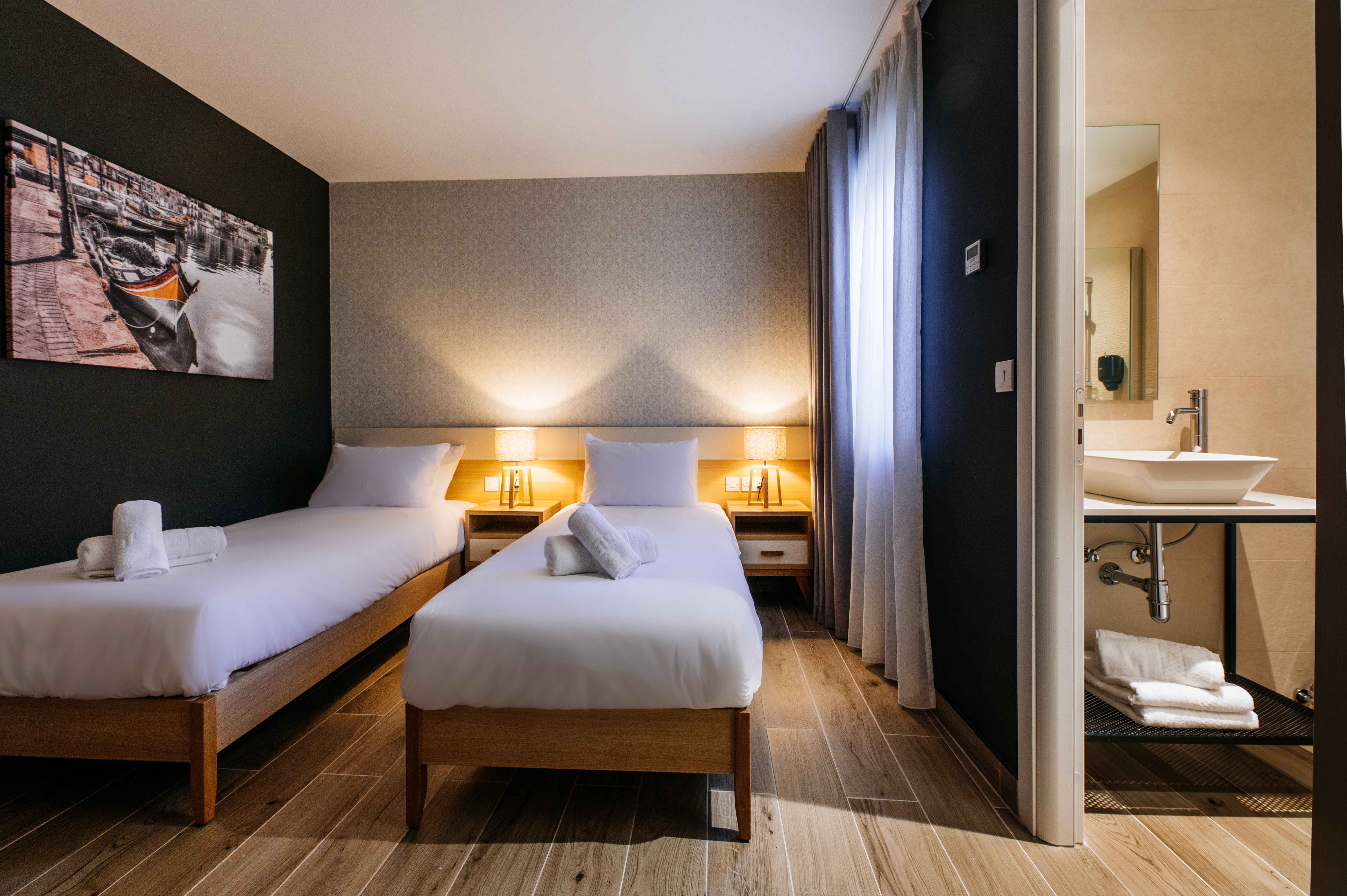 Elegant two beds room